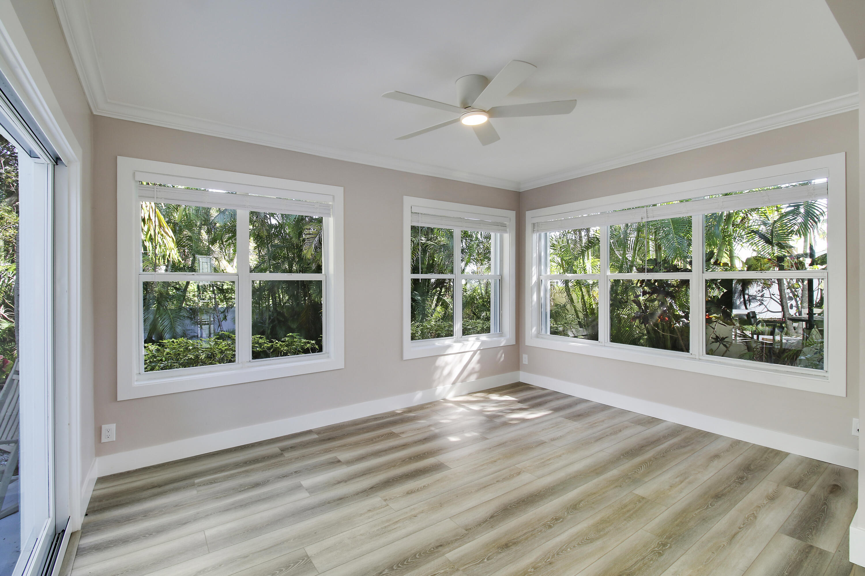 234 S Seacrest Circle