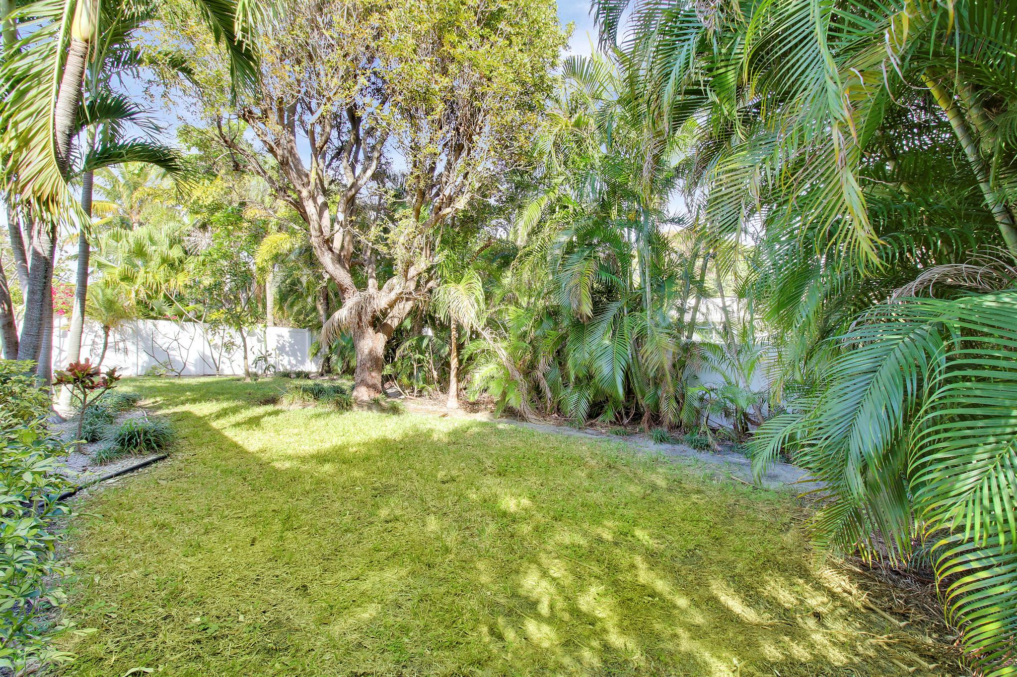 234 S Seacrest Circle