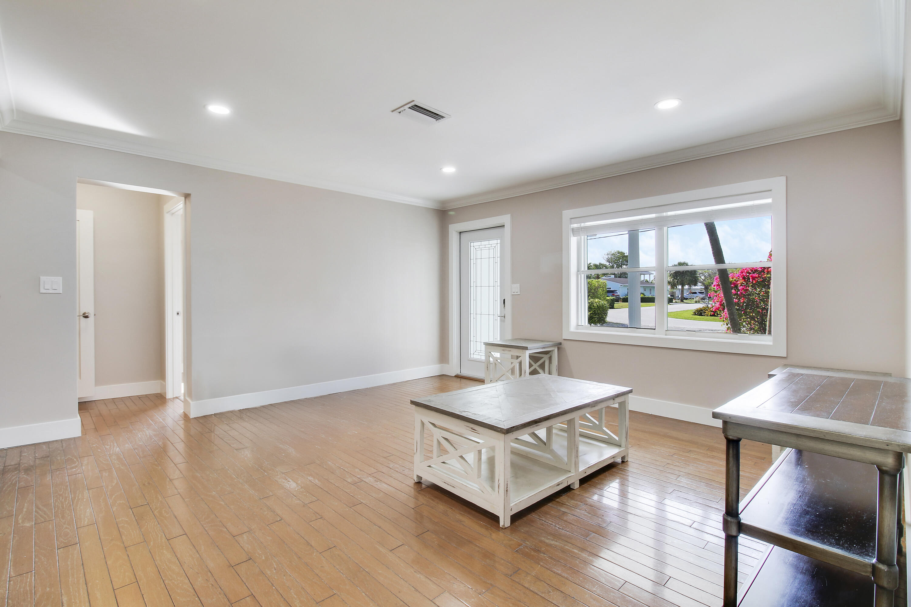 234 S Seacrest Circle