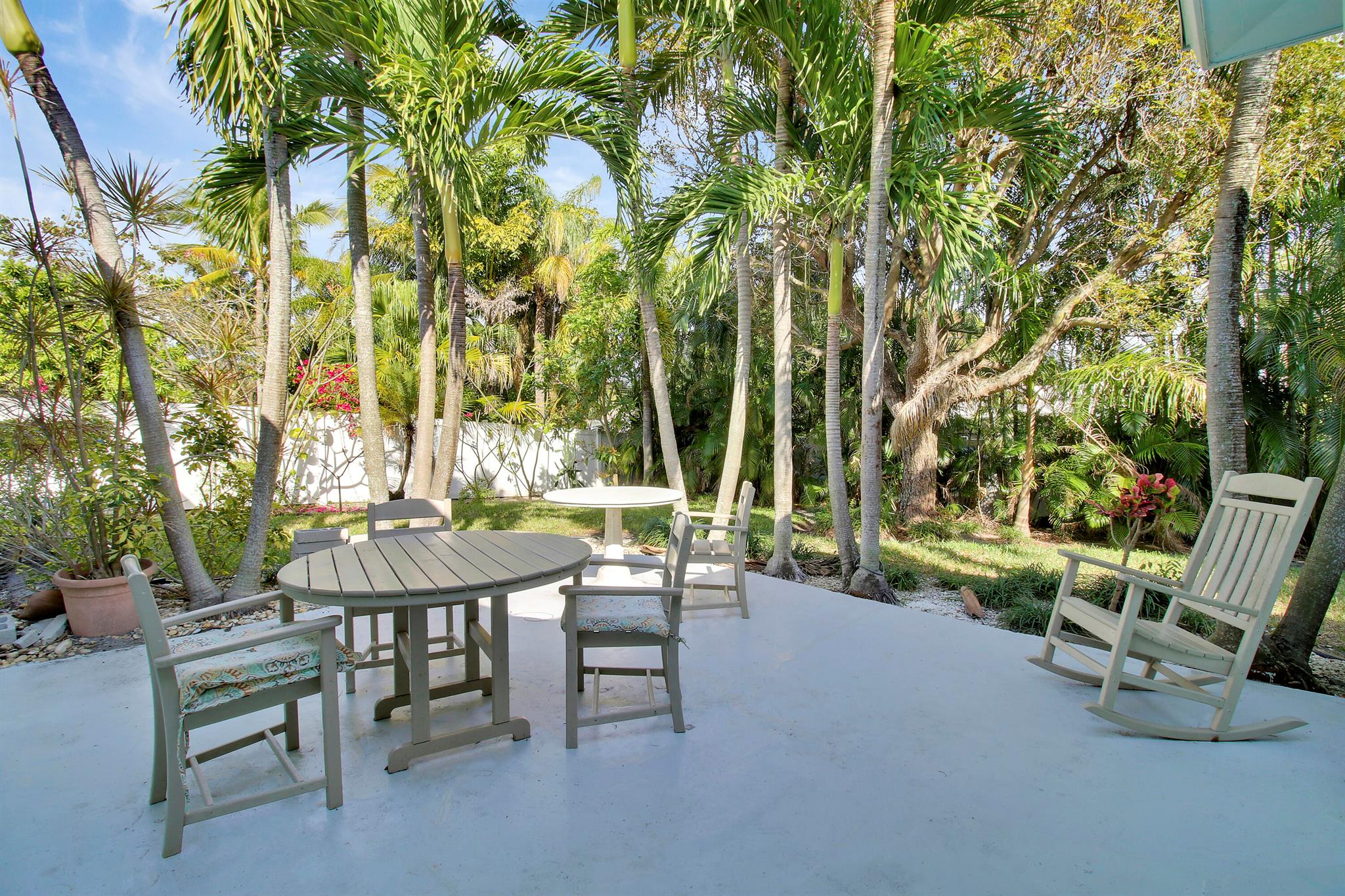 234 S Seacrest Circle