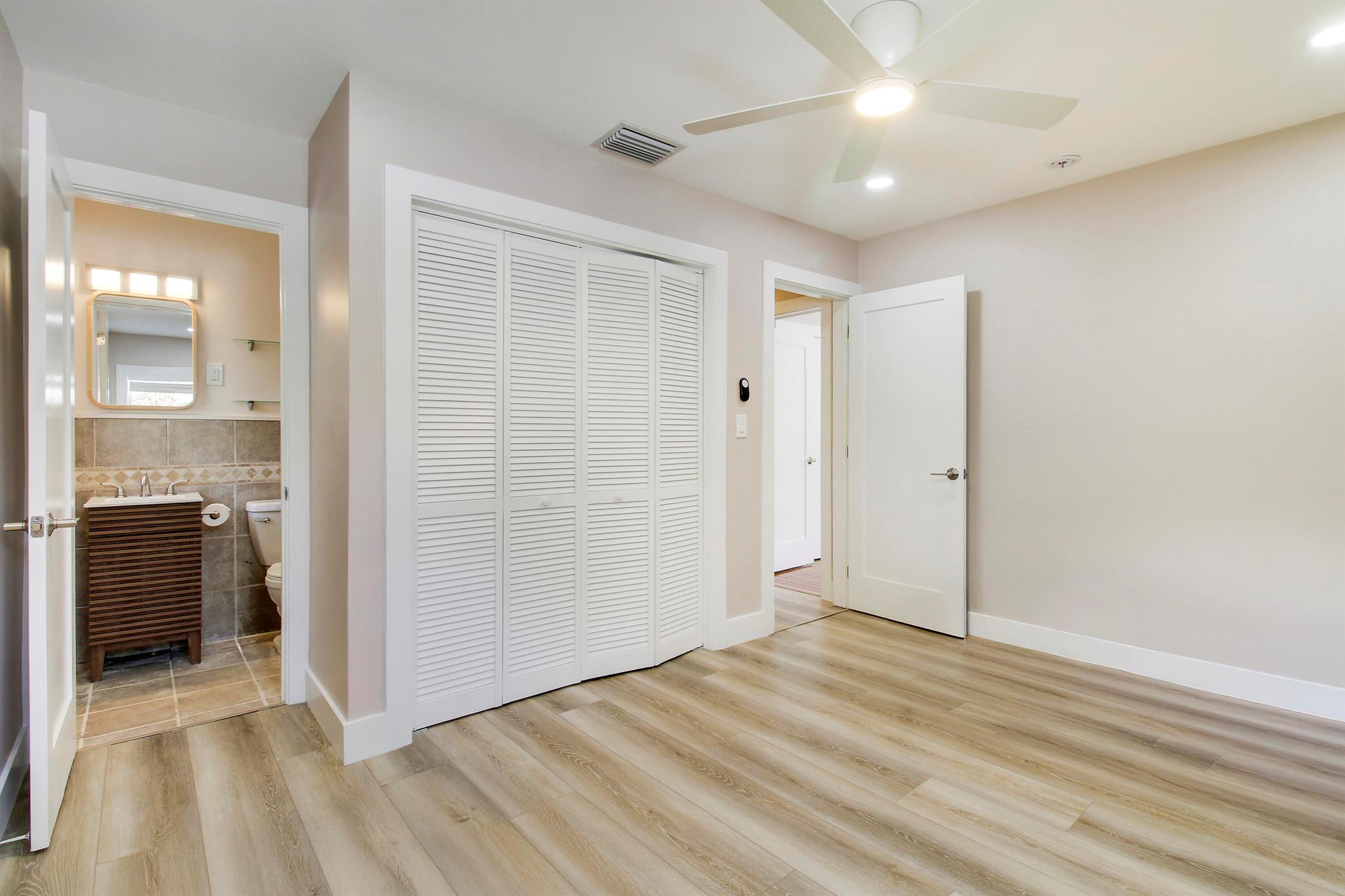 234 S Seacrest Circle