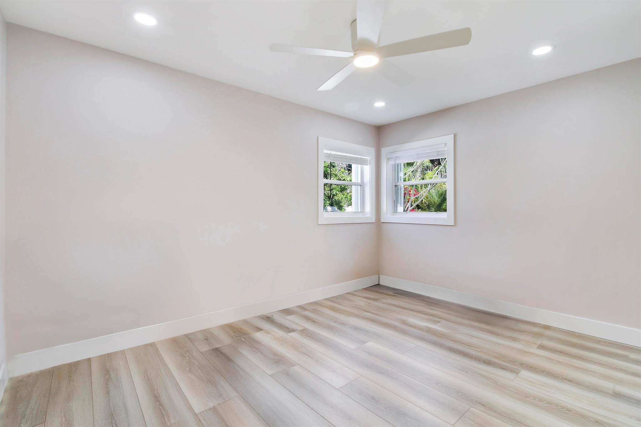 234 S Seacrest Circle