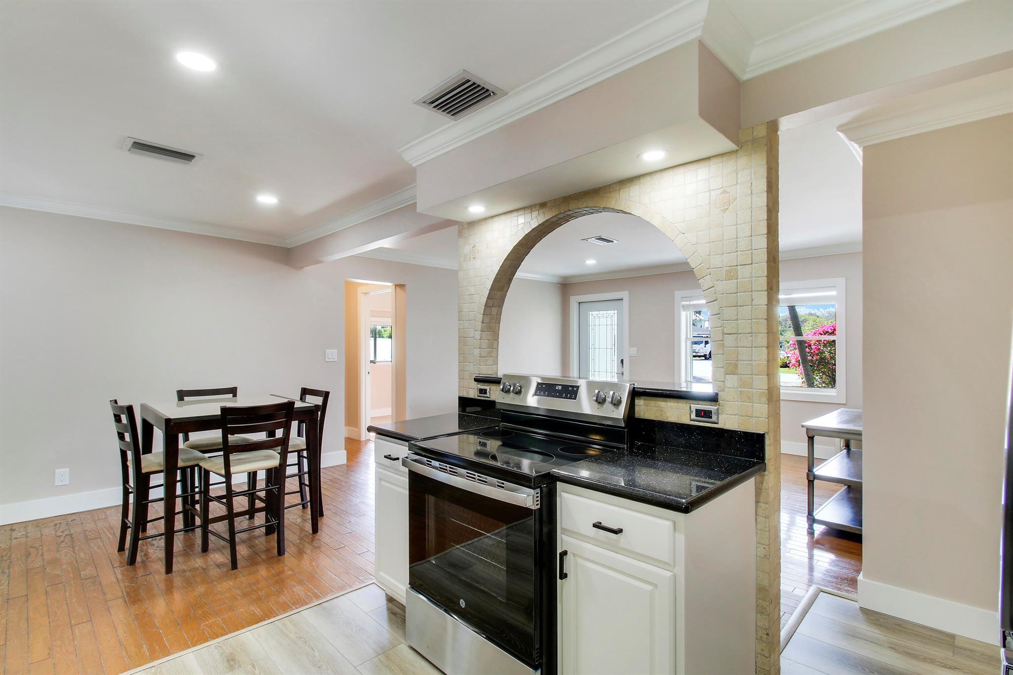 234 S Seacrest Circle