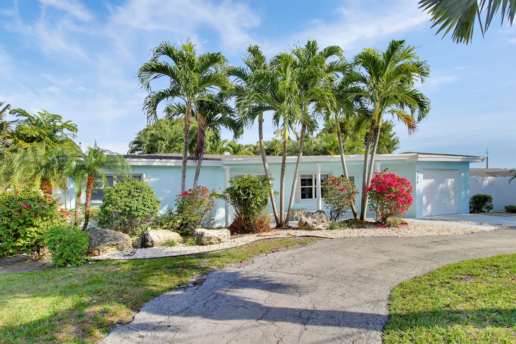 234 S Seacrest Circle