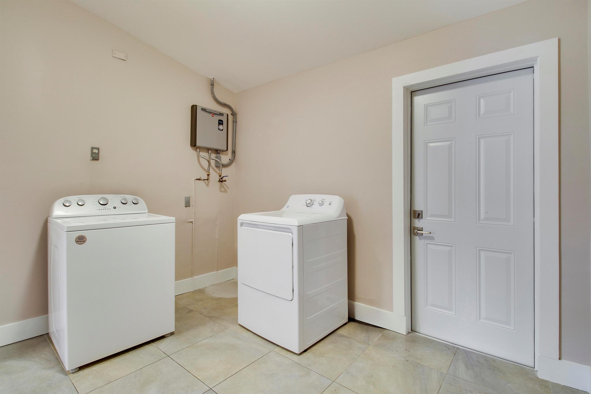 234 S Seacrest Circle