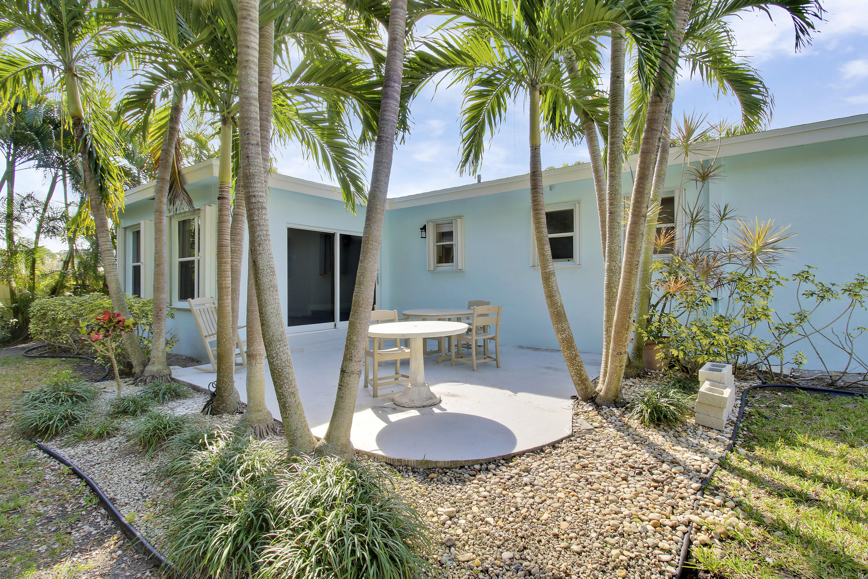 234 S Seacrest Circle