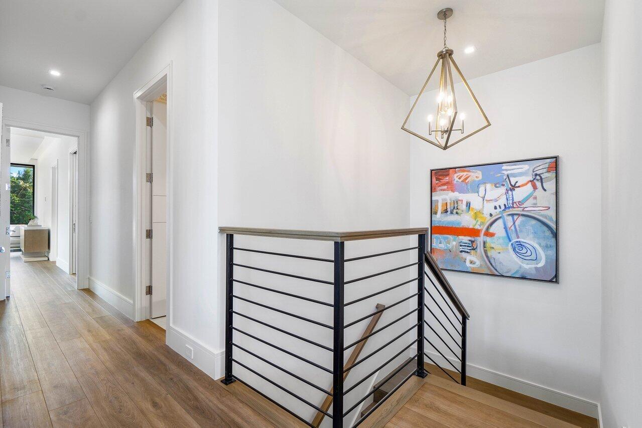 142 NE Wavecrest Way