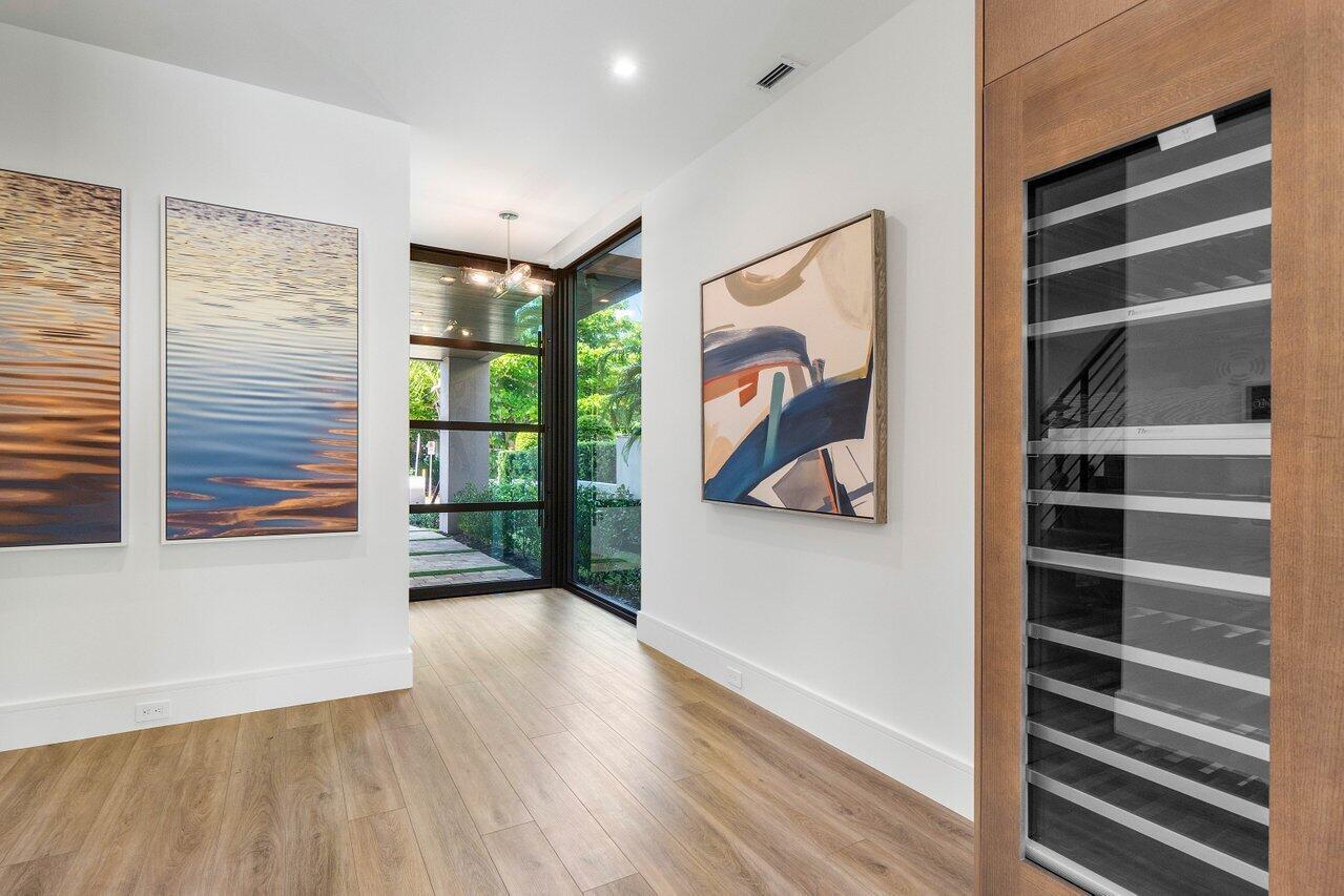 142 NE Wavecrest Way