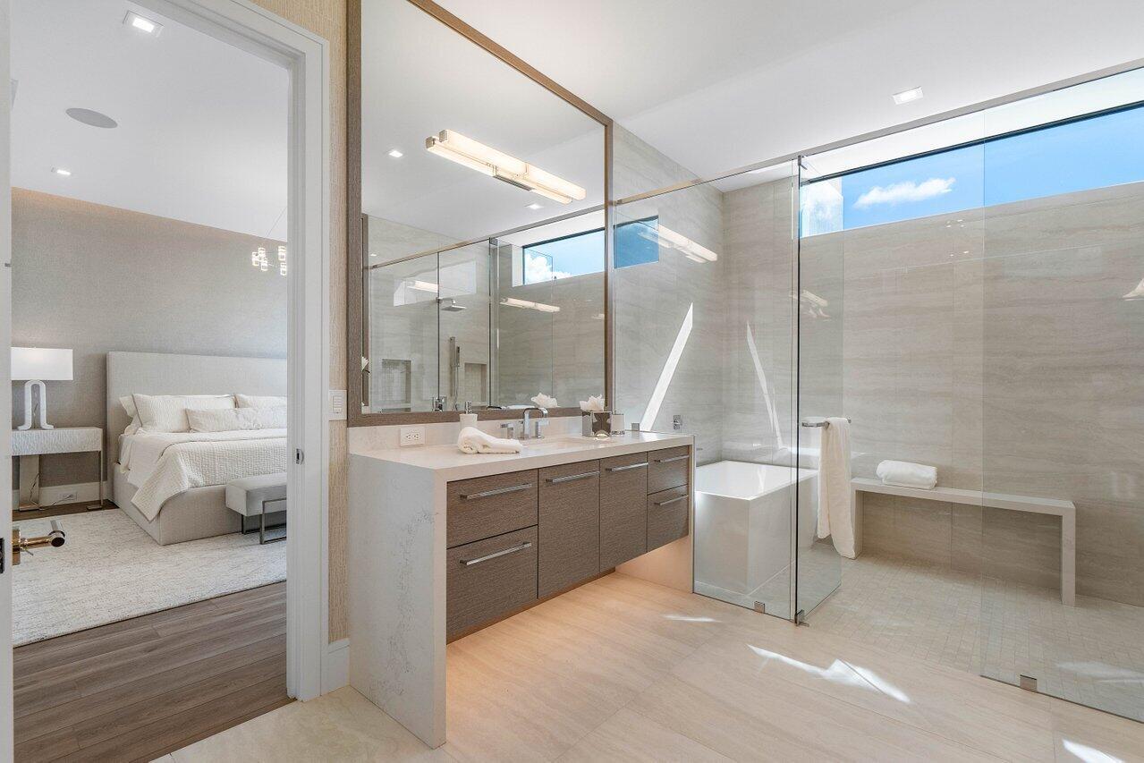 142 NE Wavecrest Way