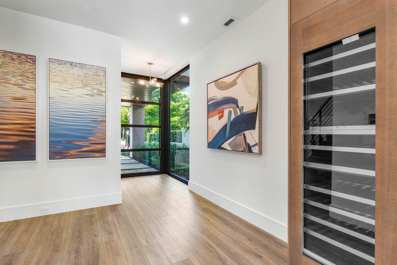 142 NE Wavecrest Way