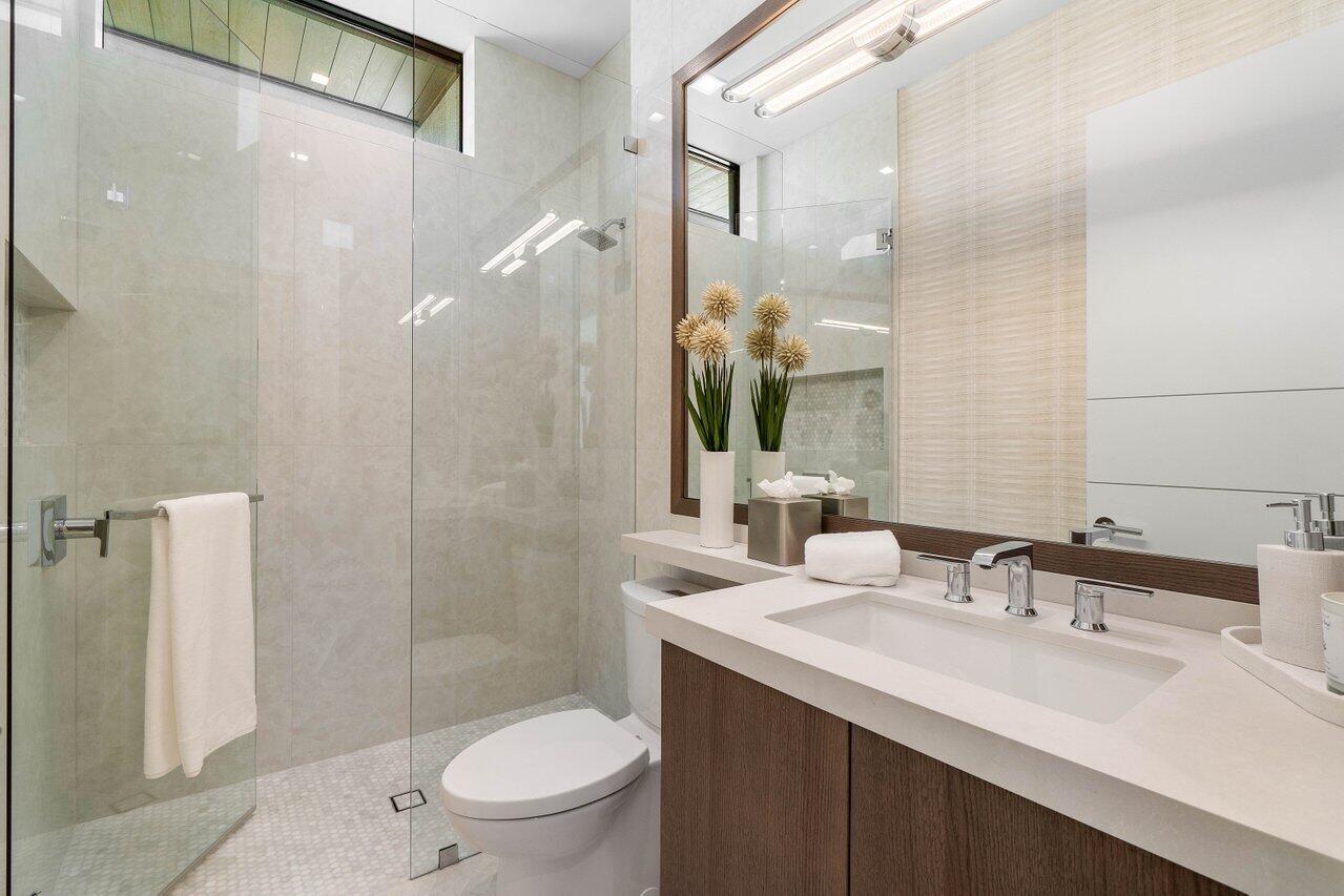 142 NE Wavecrest Way