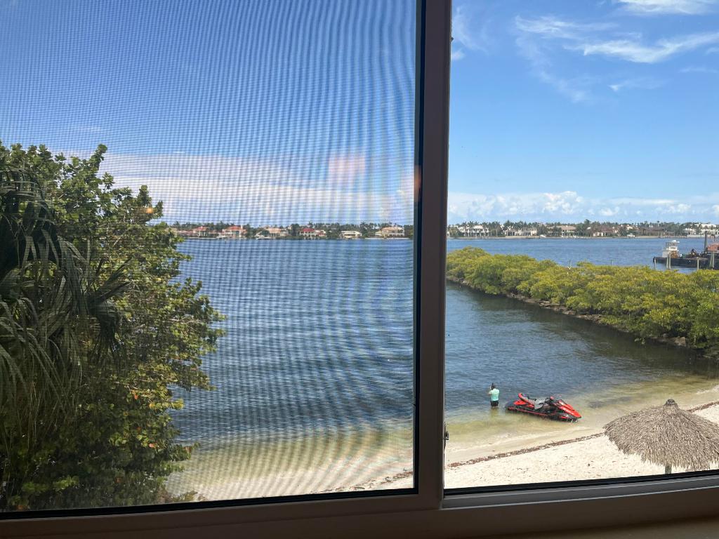 1200 Scotia Drive 301