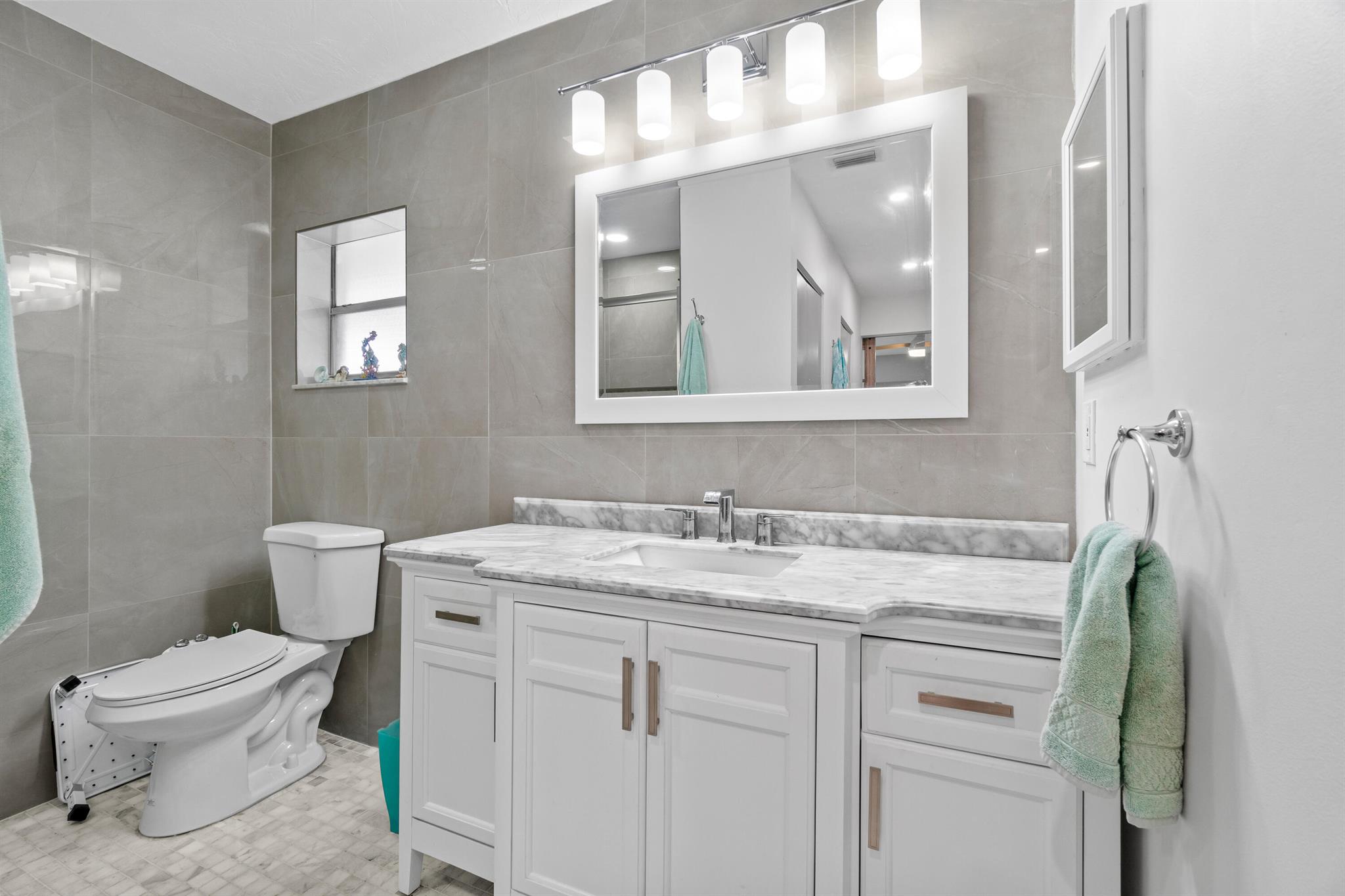 13937 Royal Palm Court B