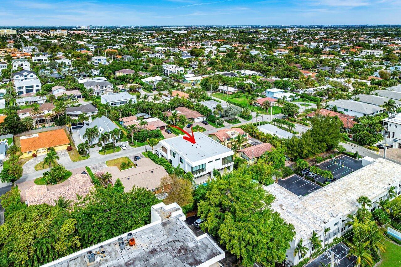 326 NE Wavecrest Way