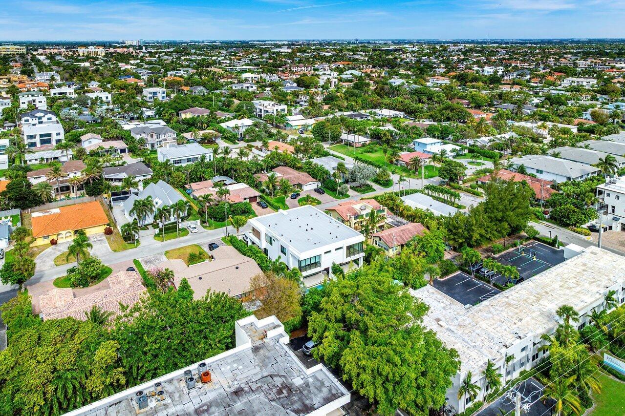 326 NE Wavecrest Way