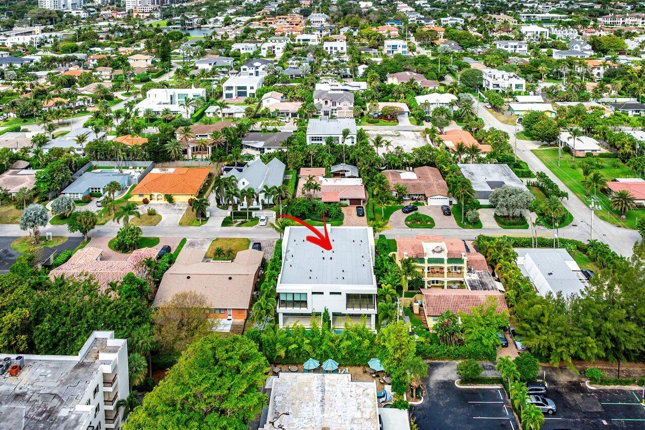 326 NE Wavecrest Way