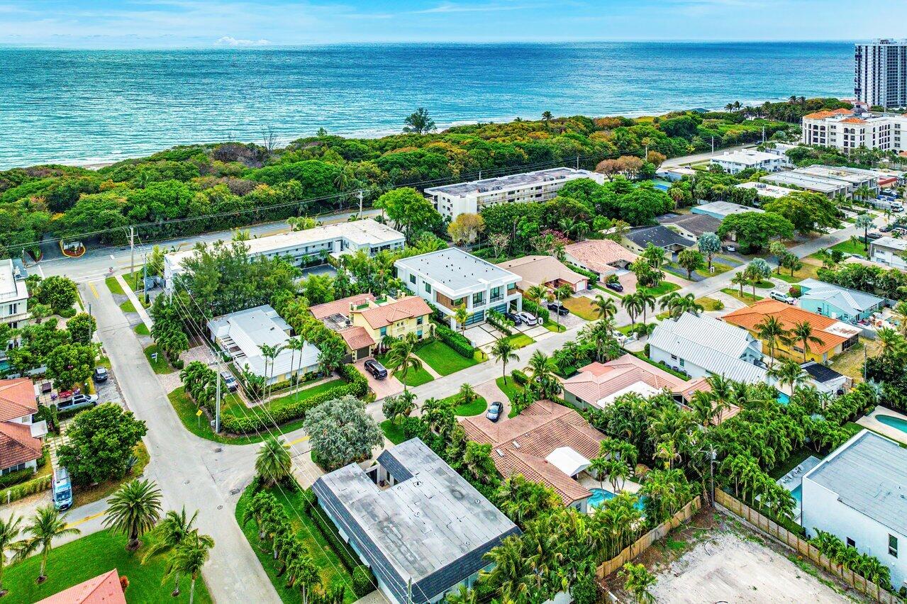 326 NE Wavecrest Way