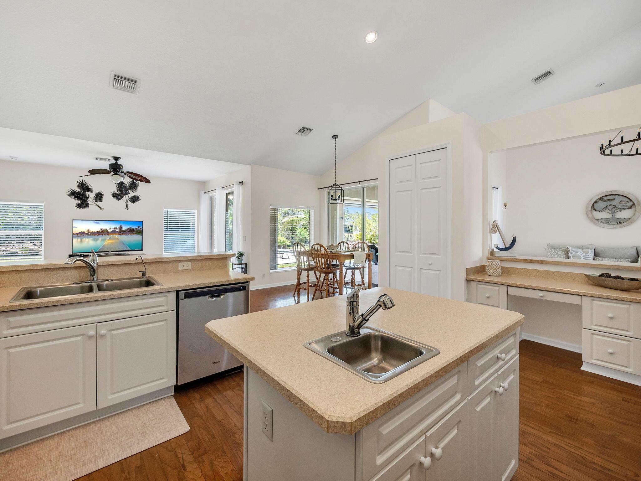 8465 Mandarin Boulevard