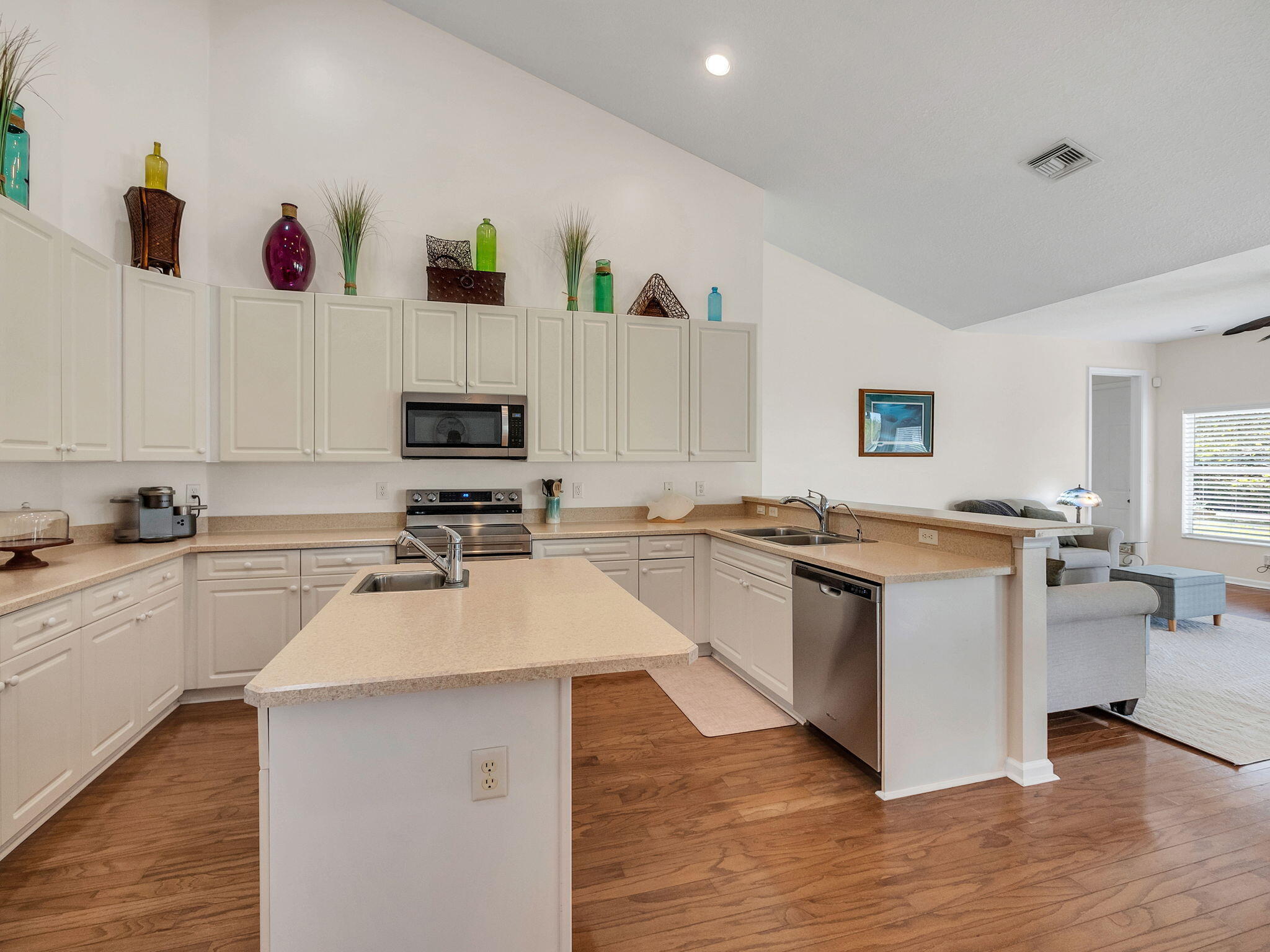 8465 Mandarin Boulevard