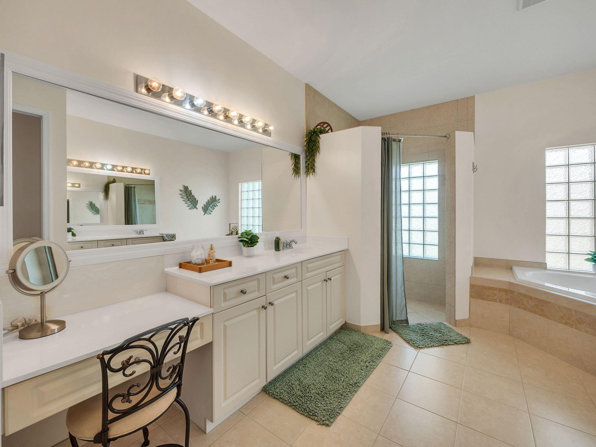 8465 Mandarin Boulevard