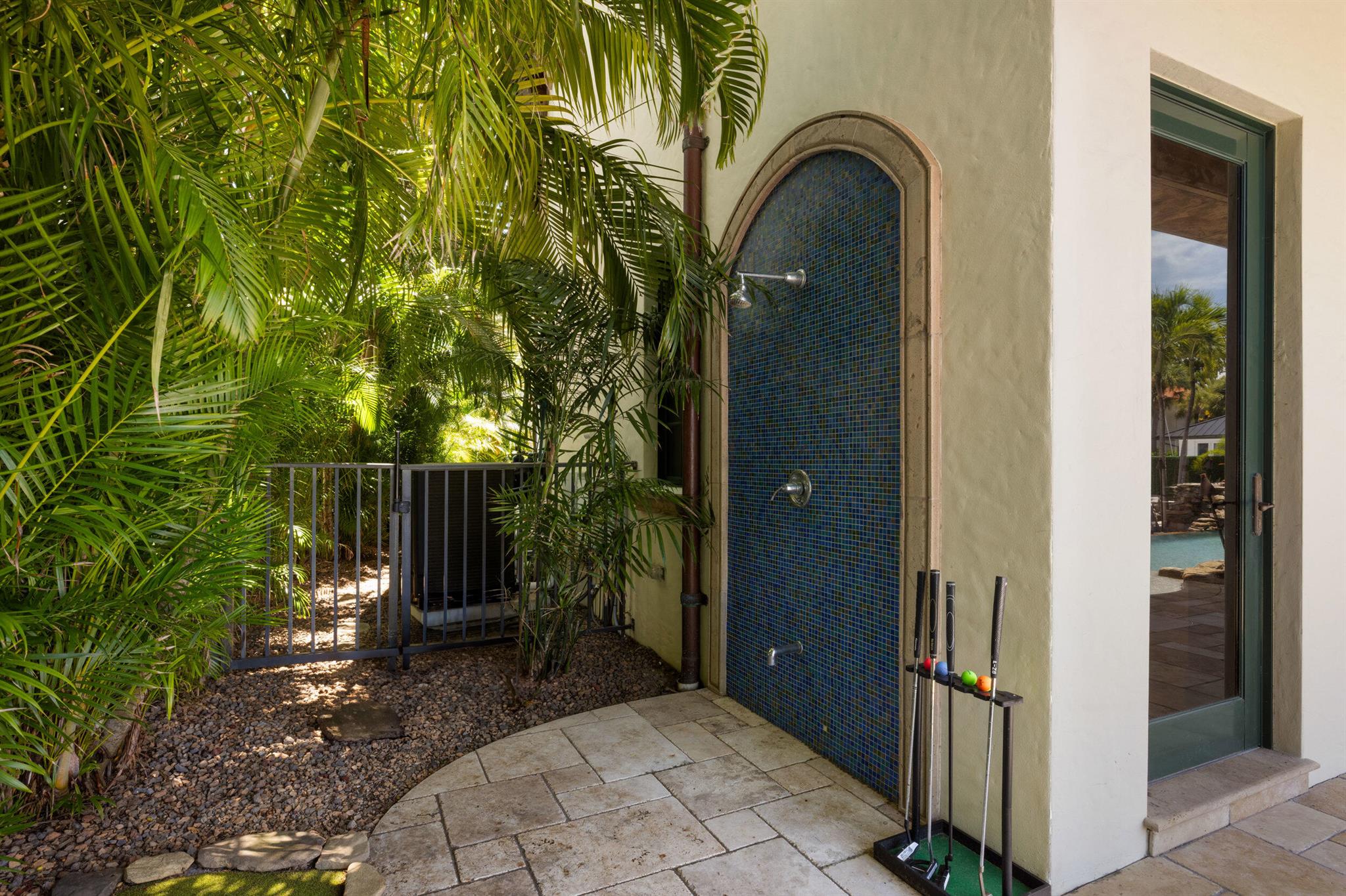 2325 NE 27th Street