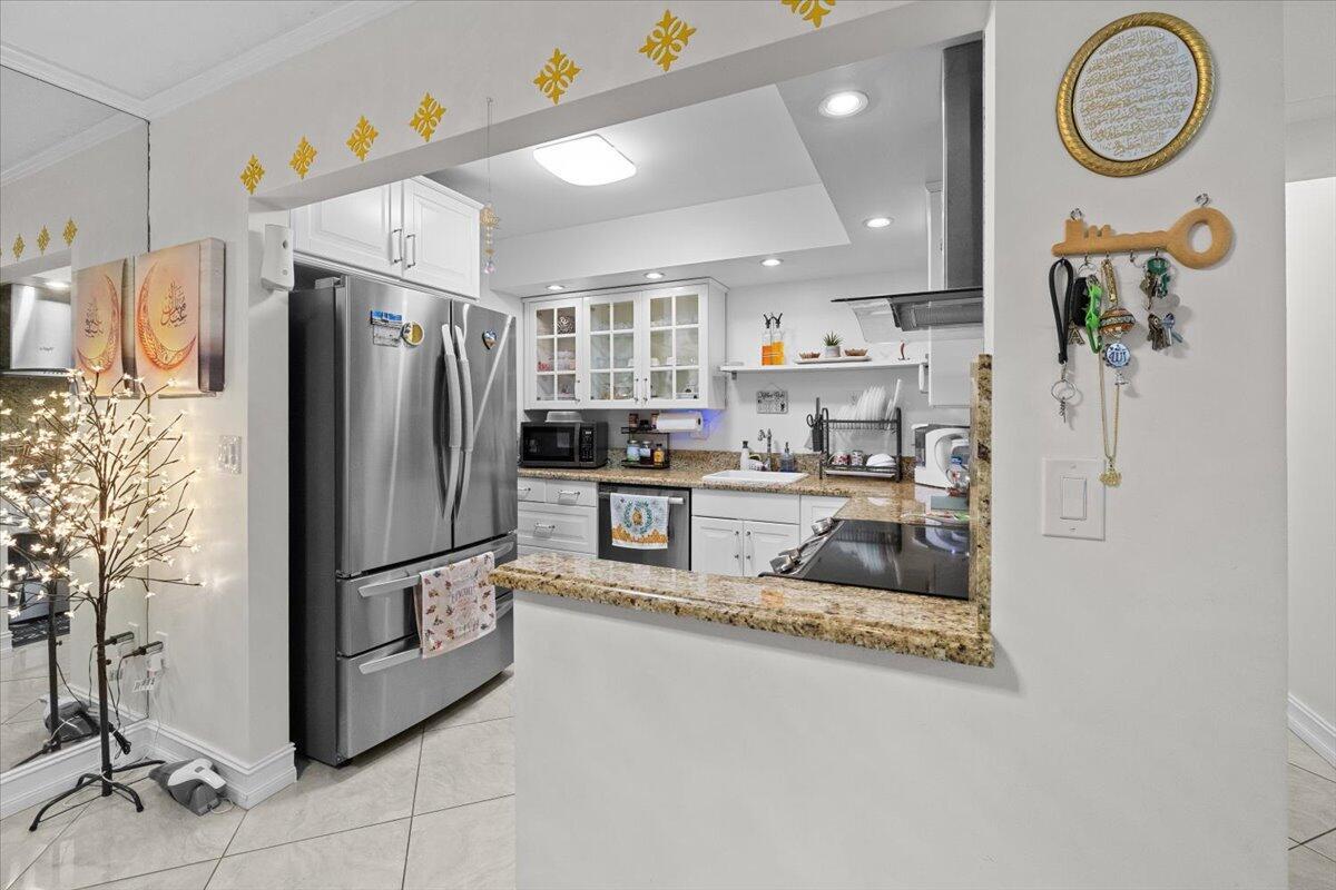 9845 Pineapple Tree Drive 108