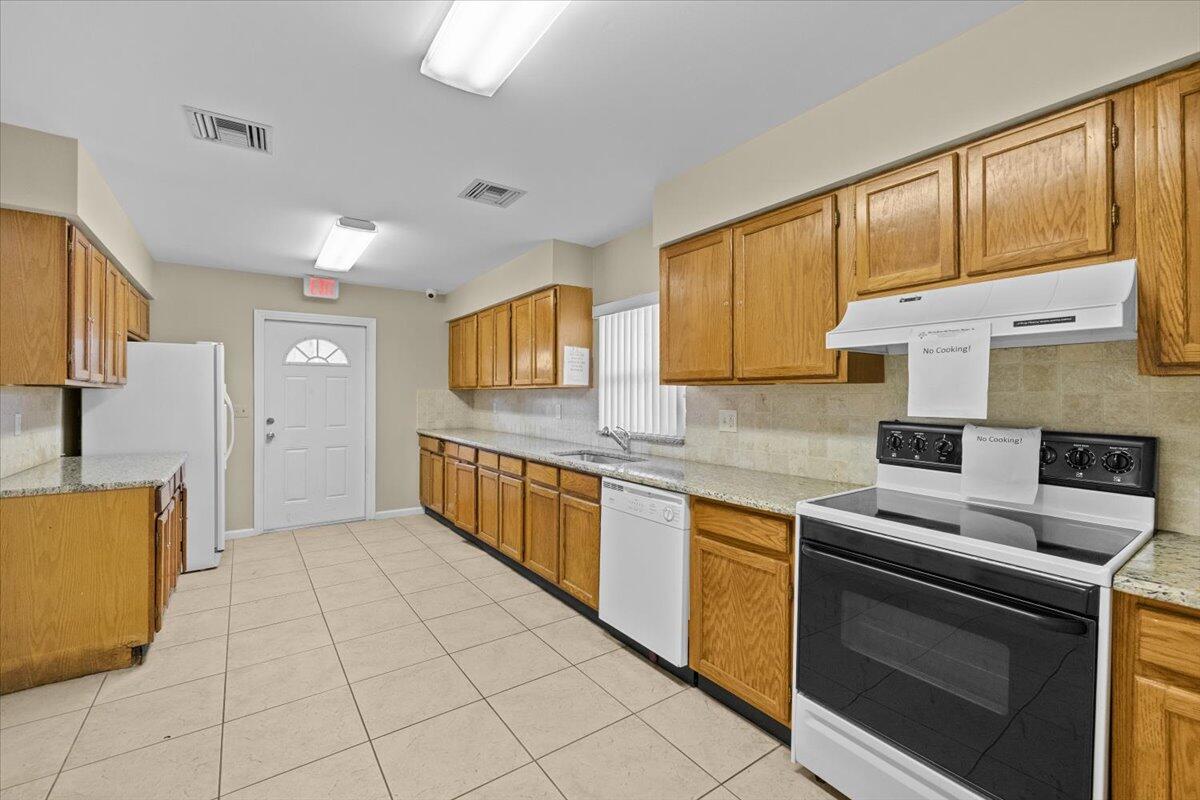 9845 Pineapple Tree Drive 108