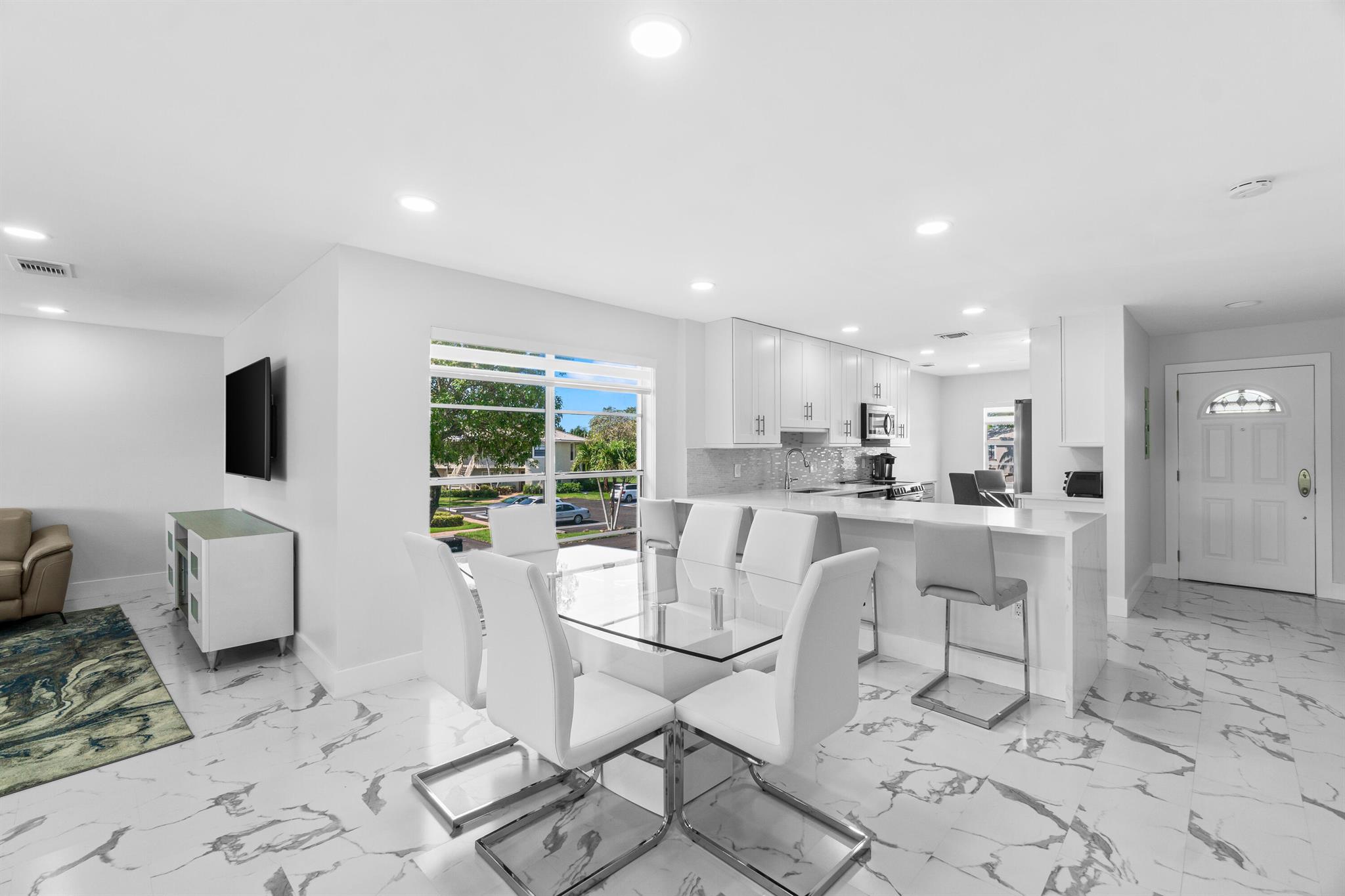 6 Stratford Drive E D