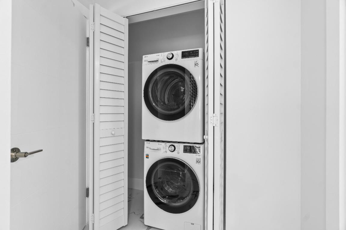 6 Stratford Drive E D