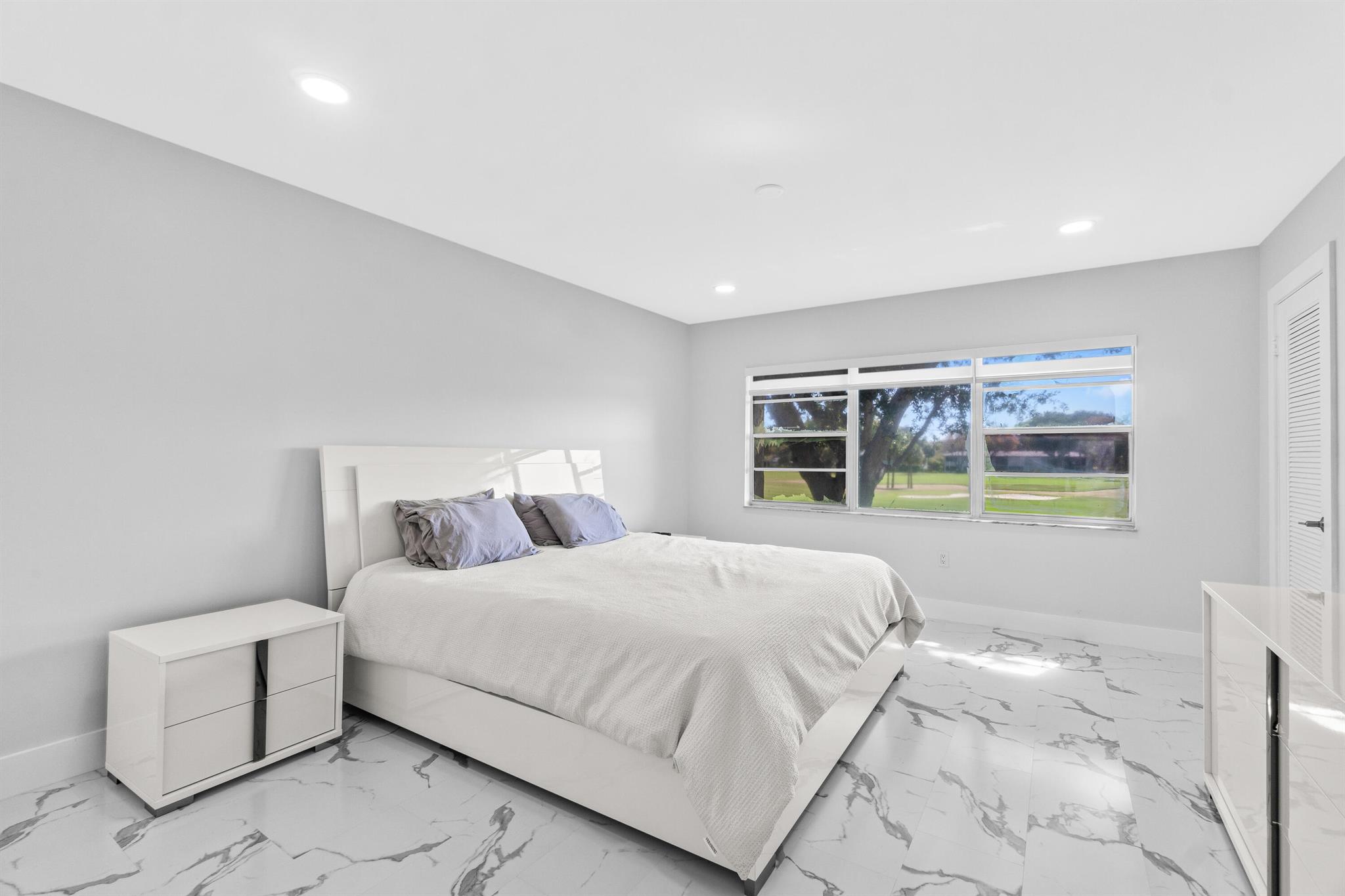 6 Stratford Drive E D