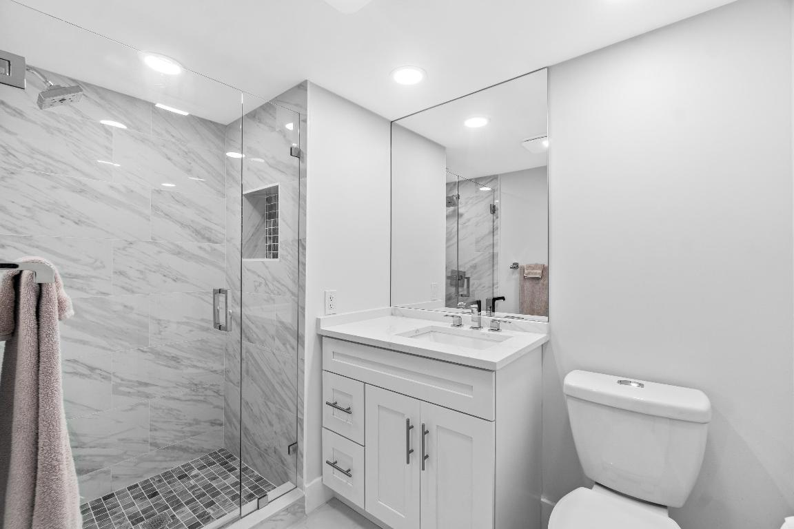 6 Stratford Drive E D