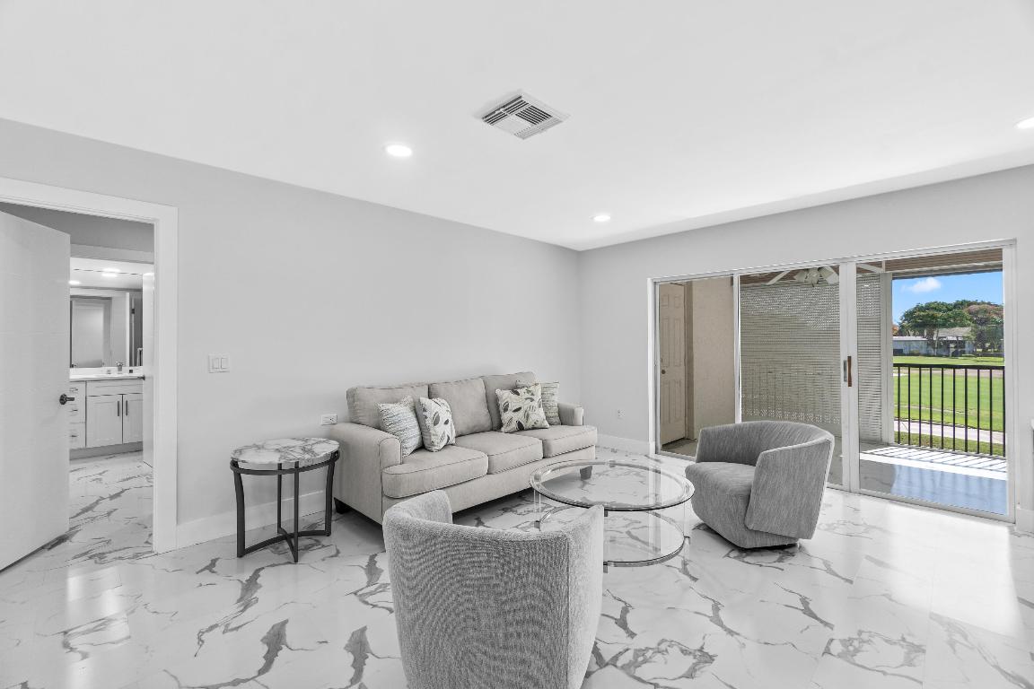 6 Stratford Drive E D