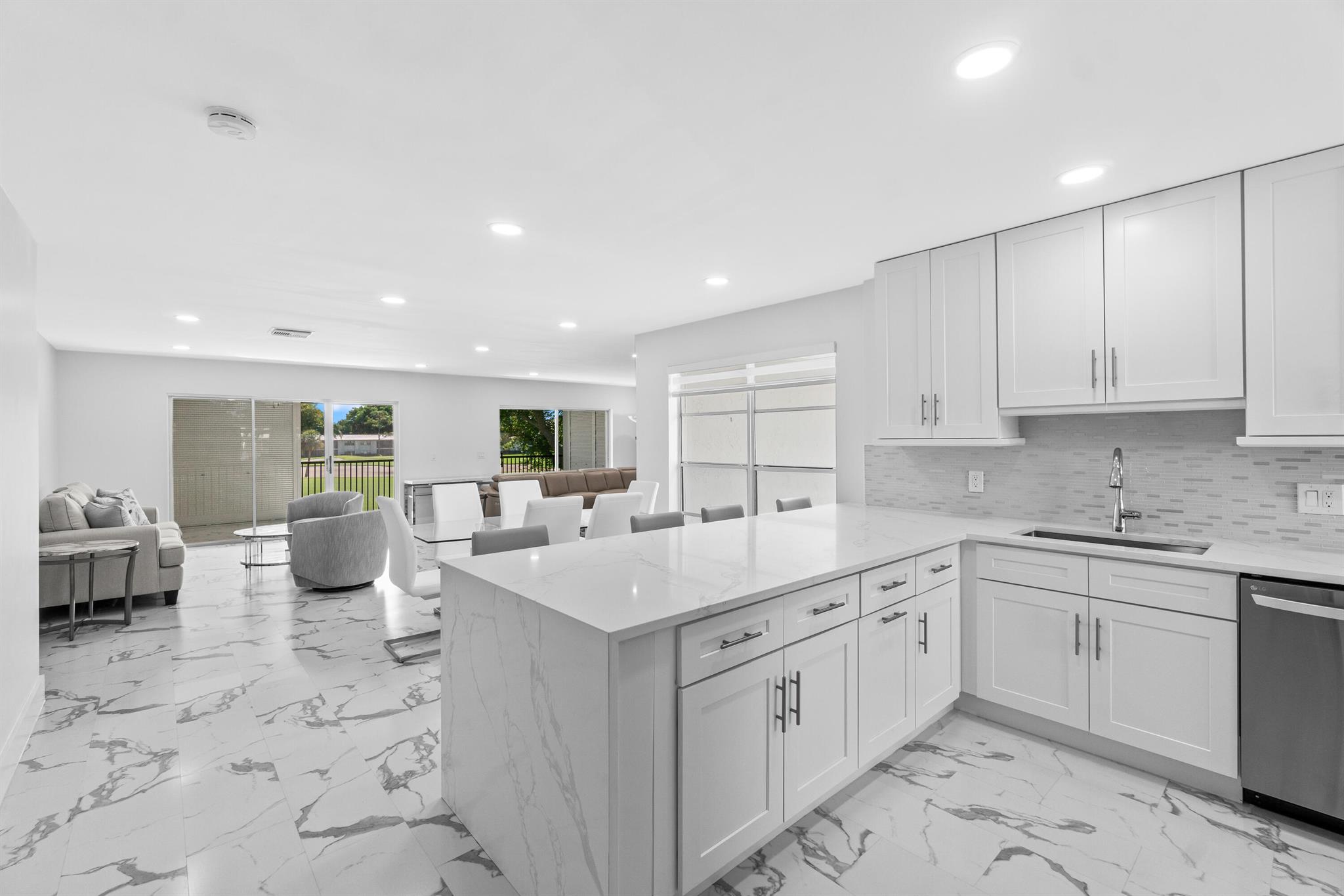 6 Stratford Drive E D