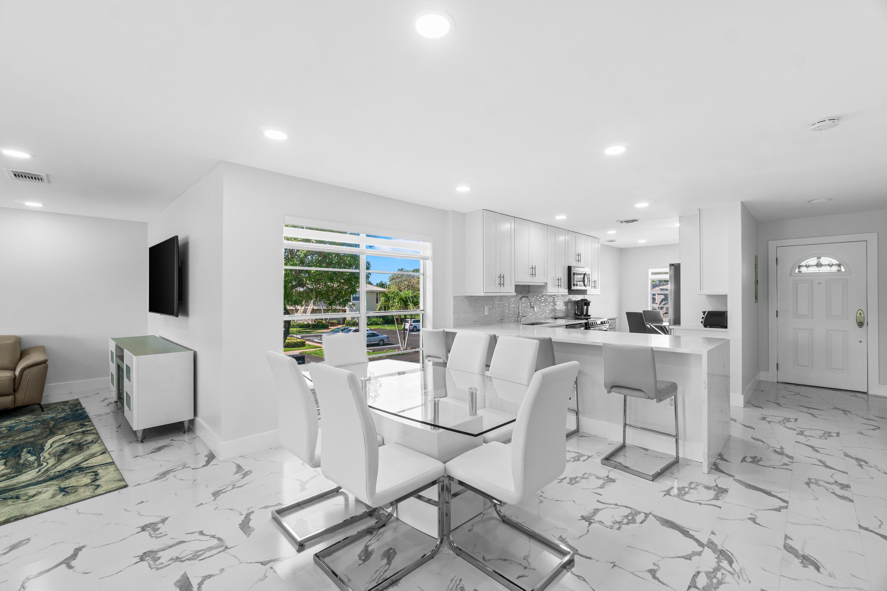 6 Stratford Drive E D