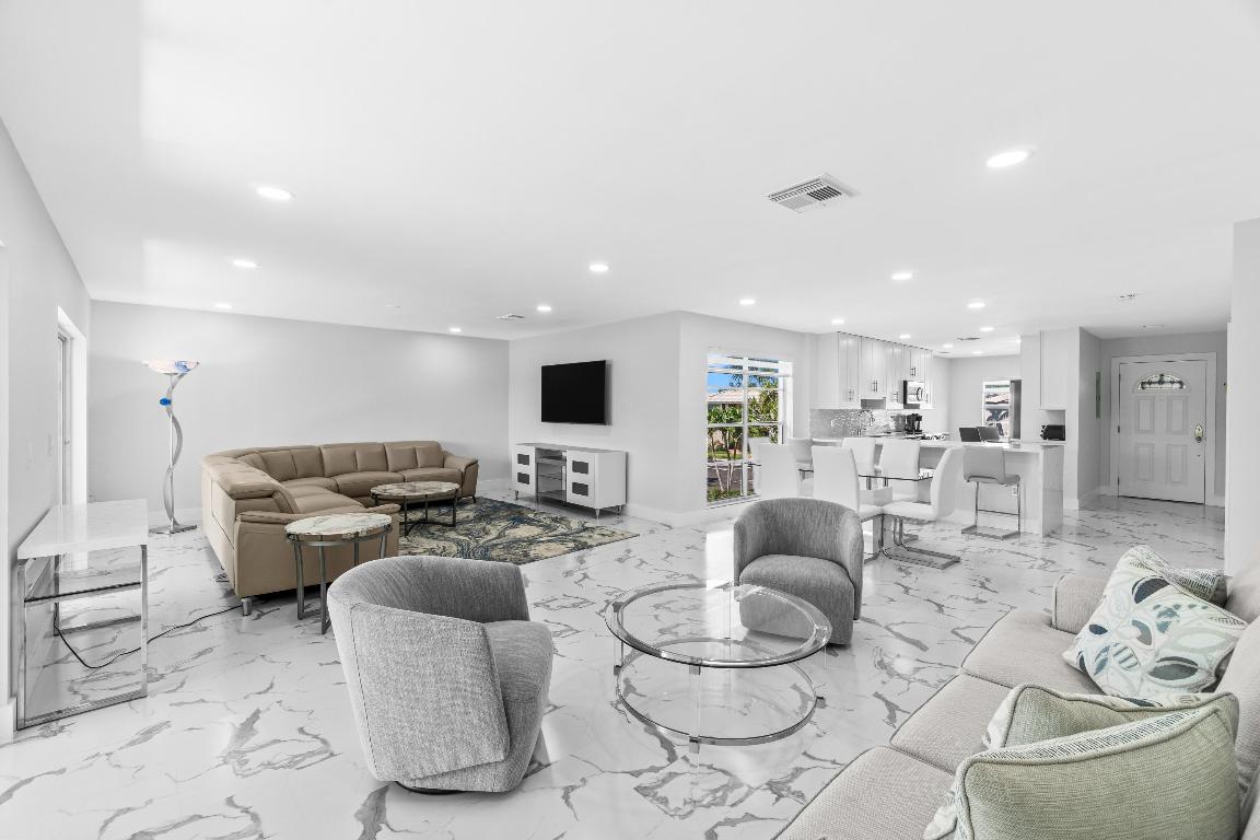 6 Stratford Drive E D