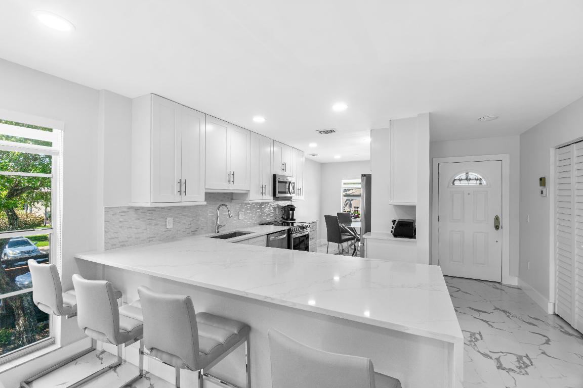 6 Stratford Drive E D