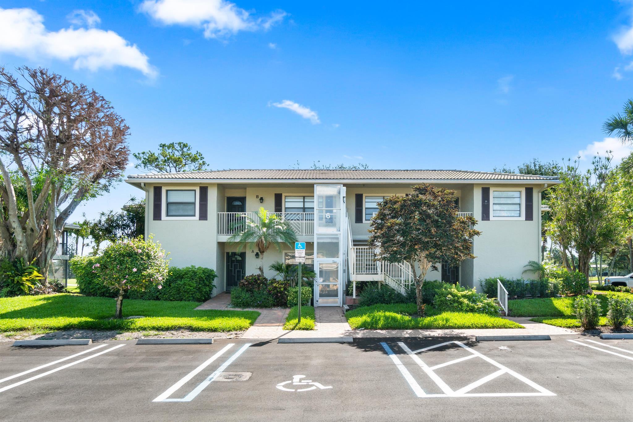 6 Stratford Drive E D