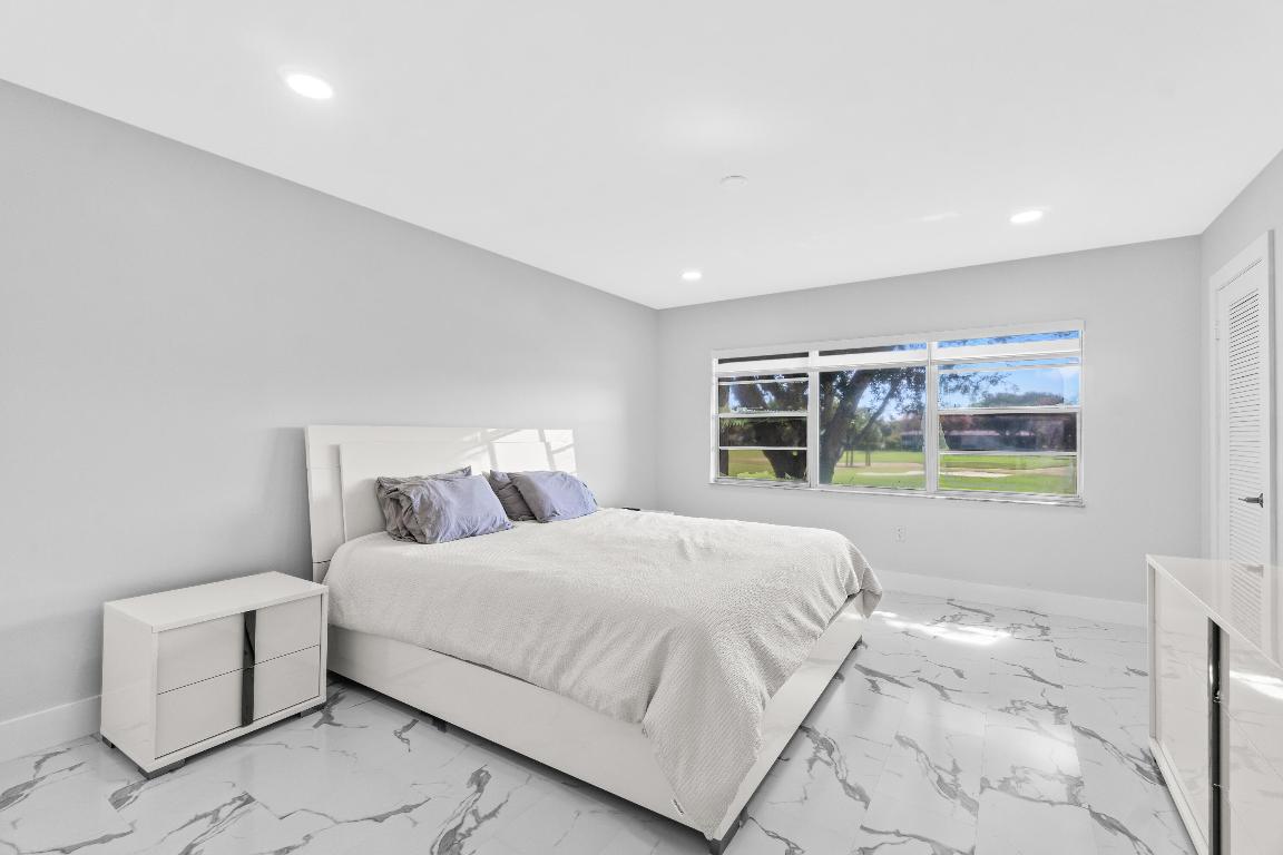 6 Stratford Drive E D