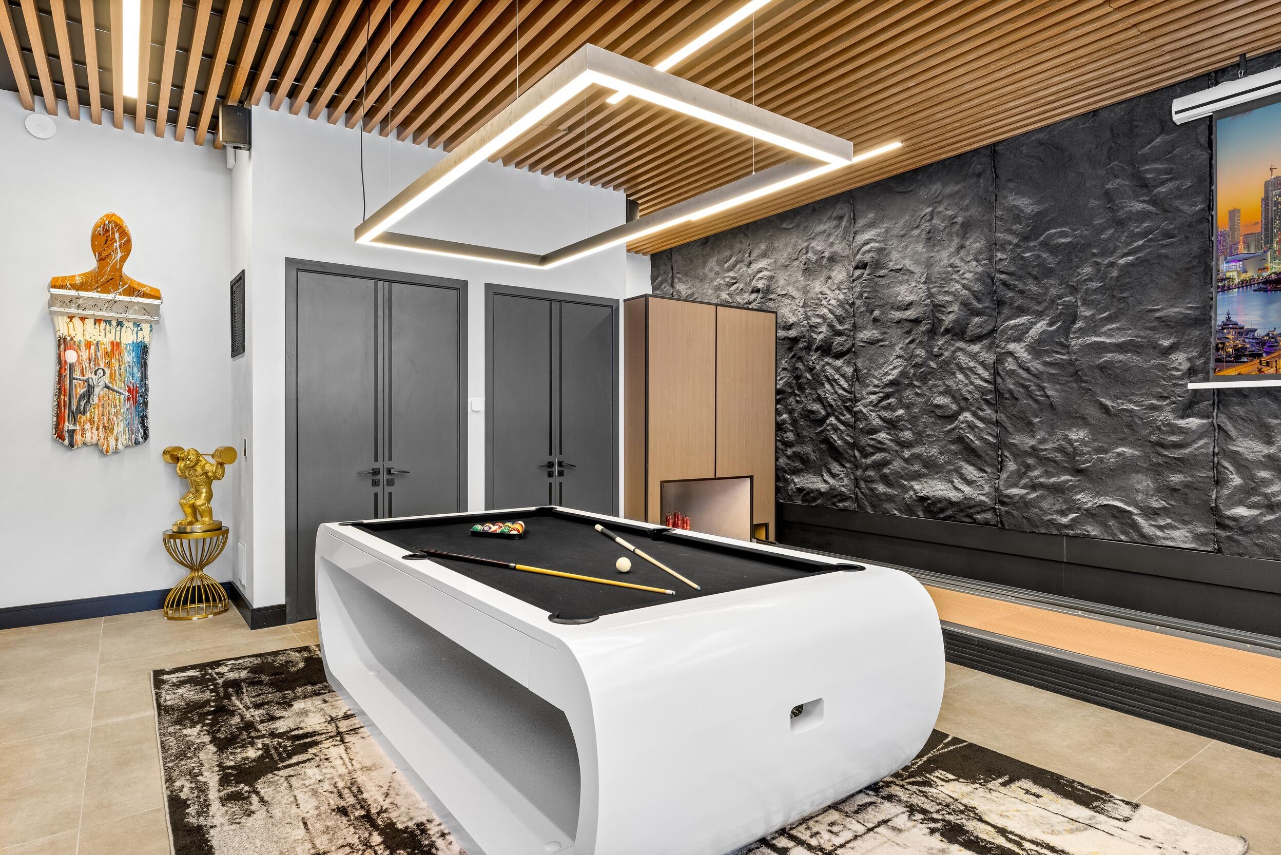 839 NE Bay Isle Drive