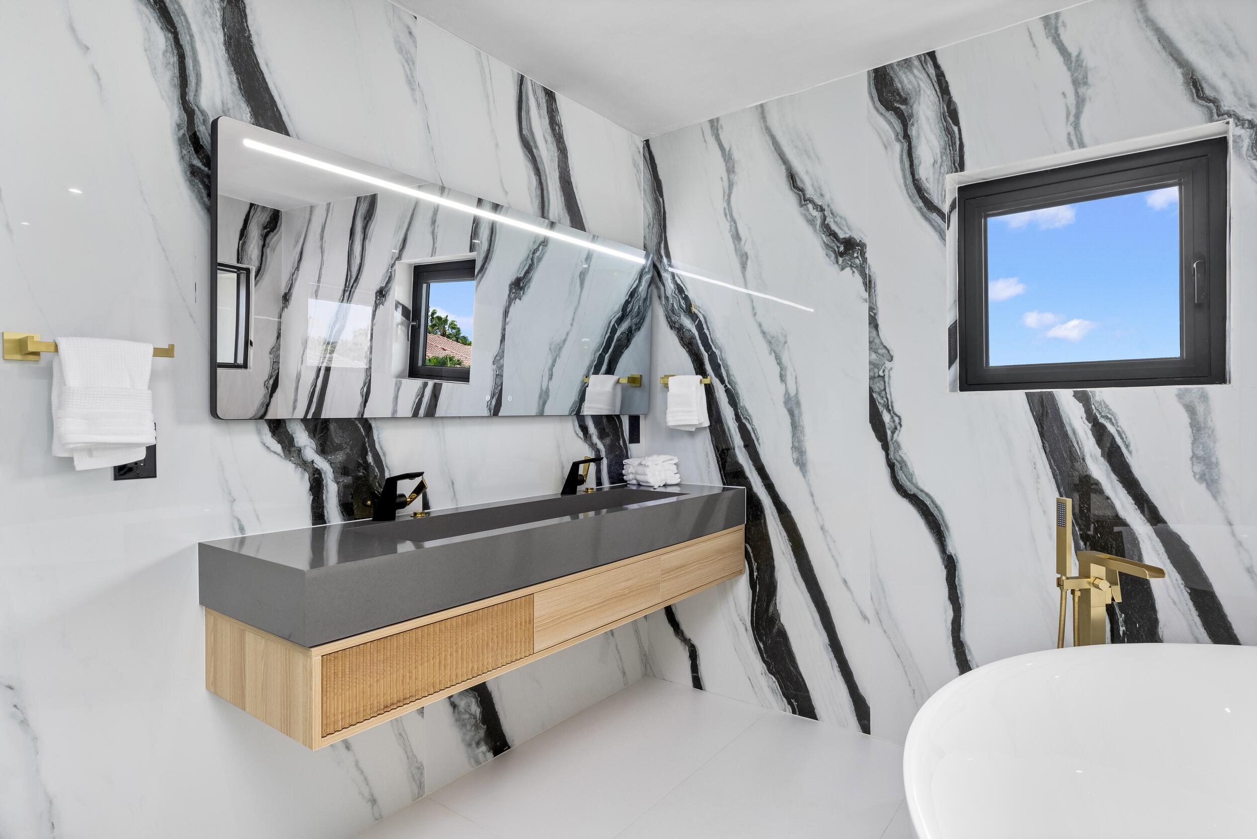 839 NE Bay Isle Drive