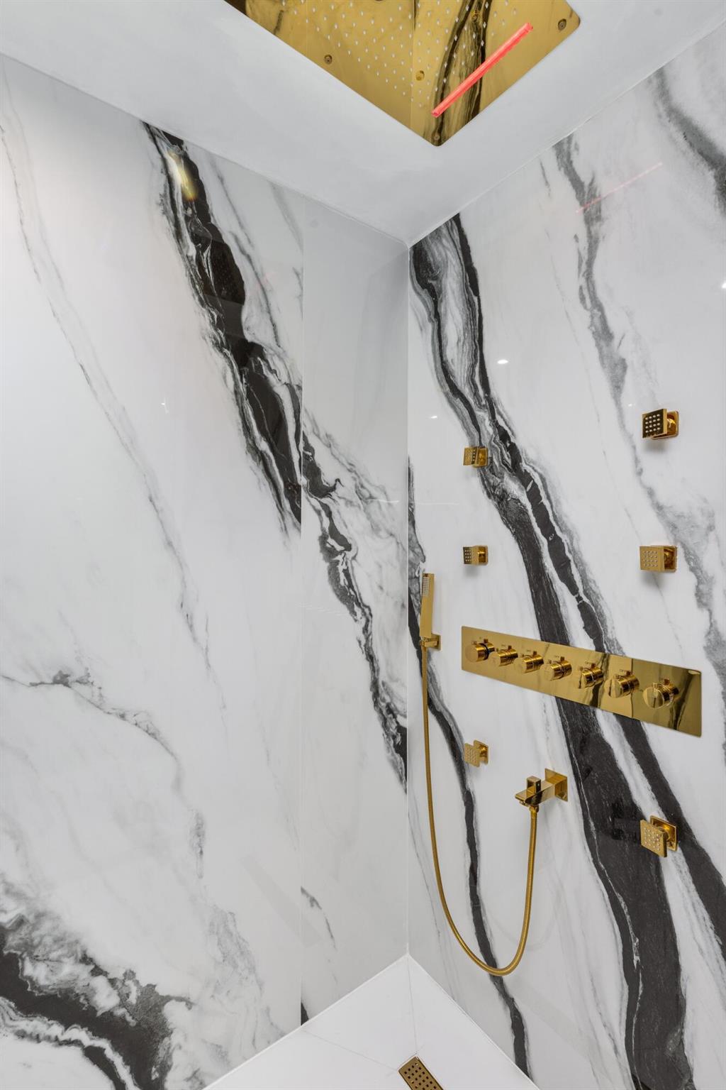 839 NE Bay Isle Drive