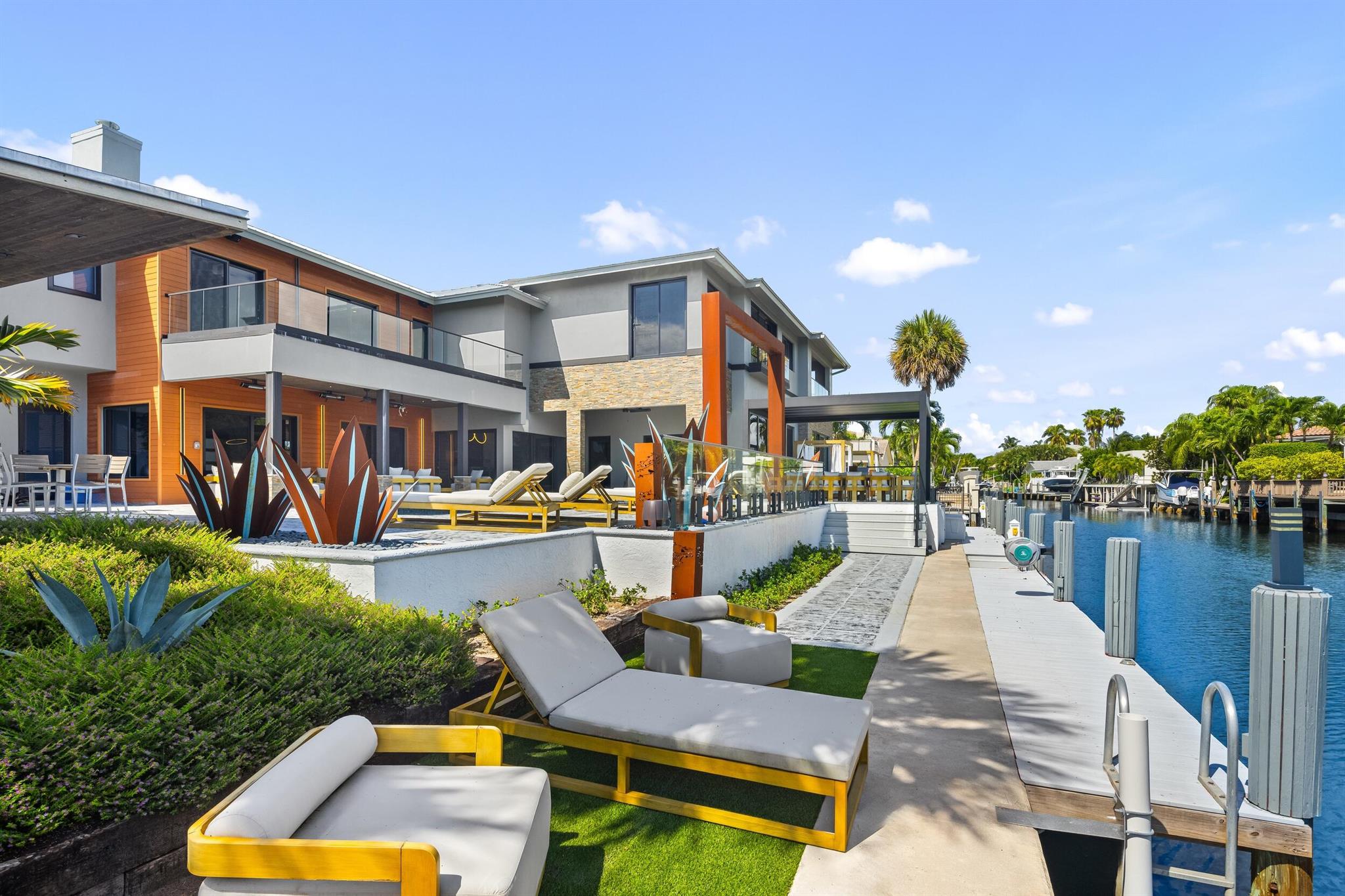 839 NE Bay Isle Drive