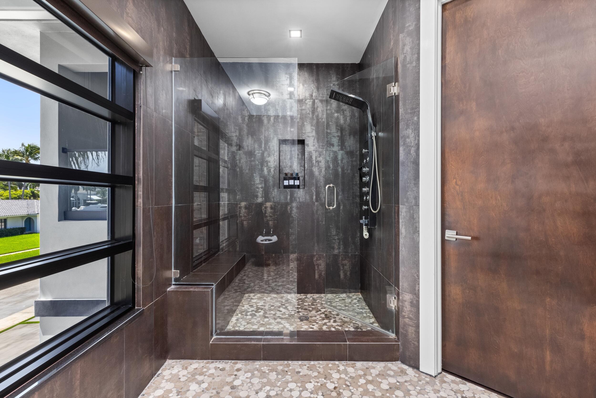 839 NE Bay Isle Drive