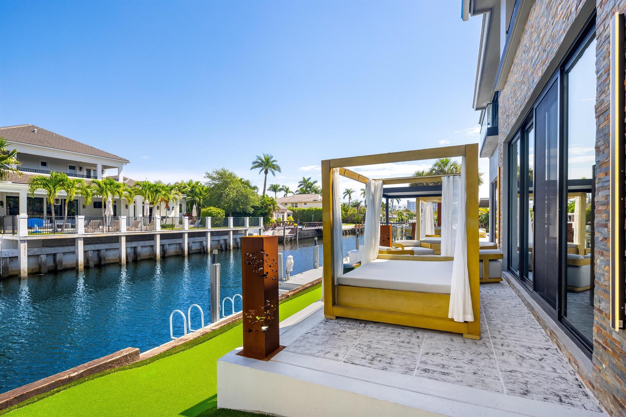 839 NE Bay Isle Drive