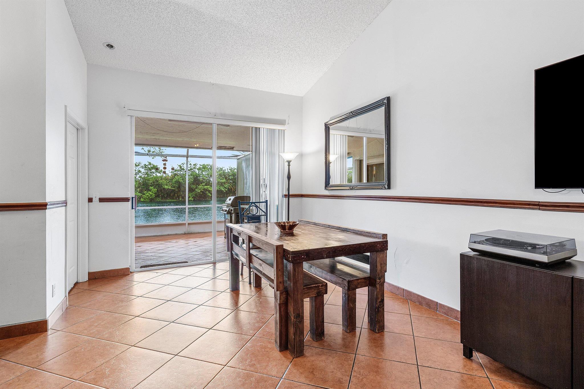 18470 Via Di Sorrento