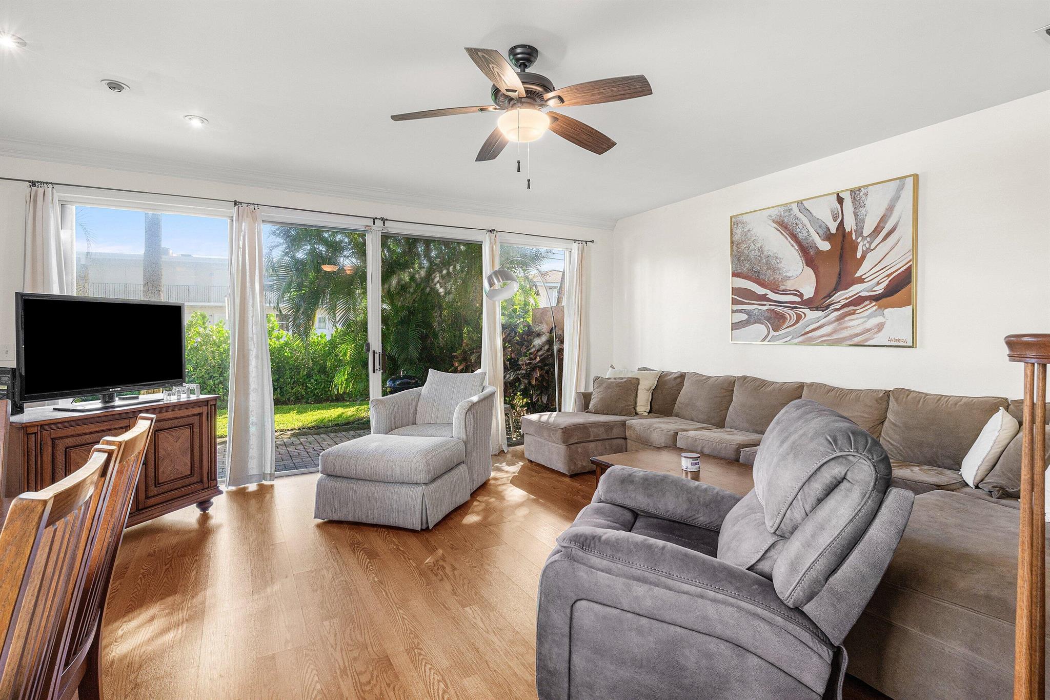 1998 NE 7th Street 101