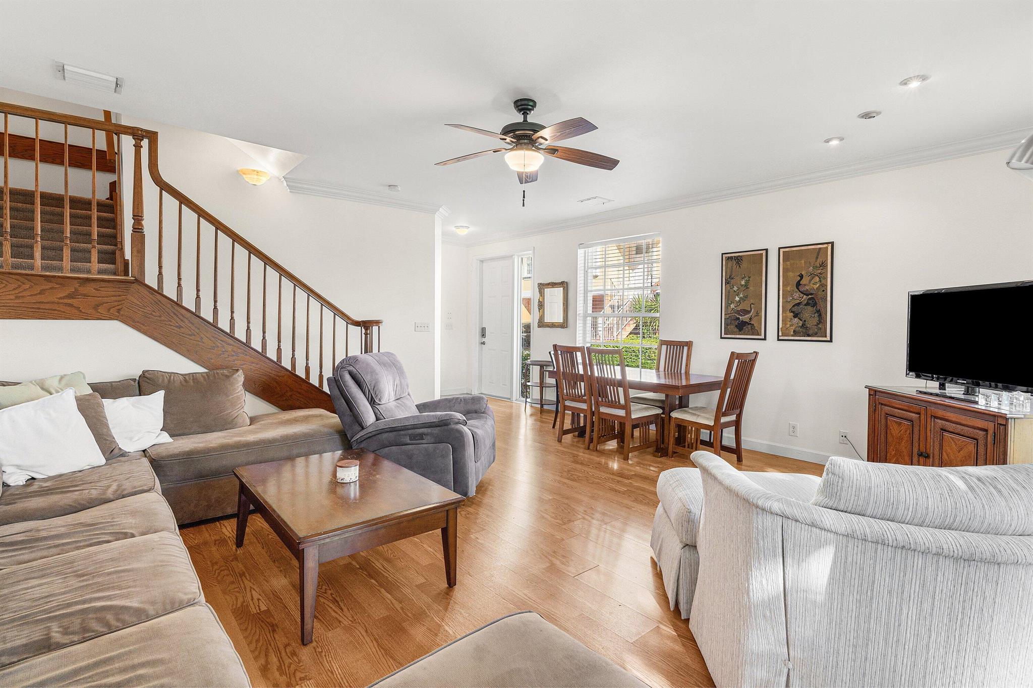 1998 NE 7th Street 101