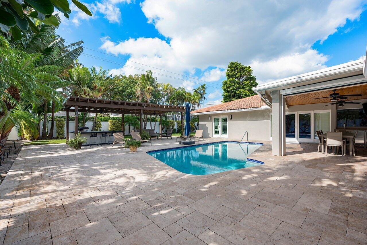 1701 Cocoanut Road