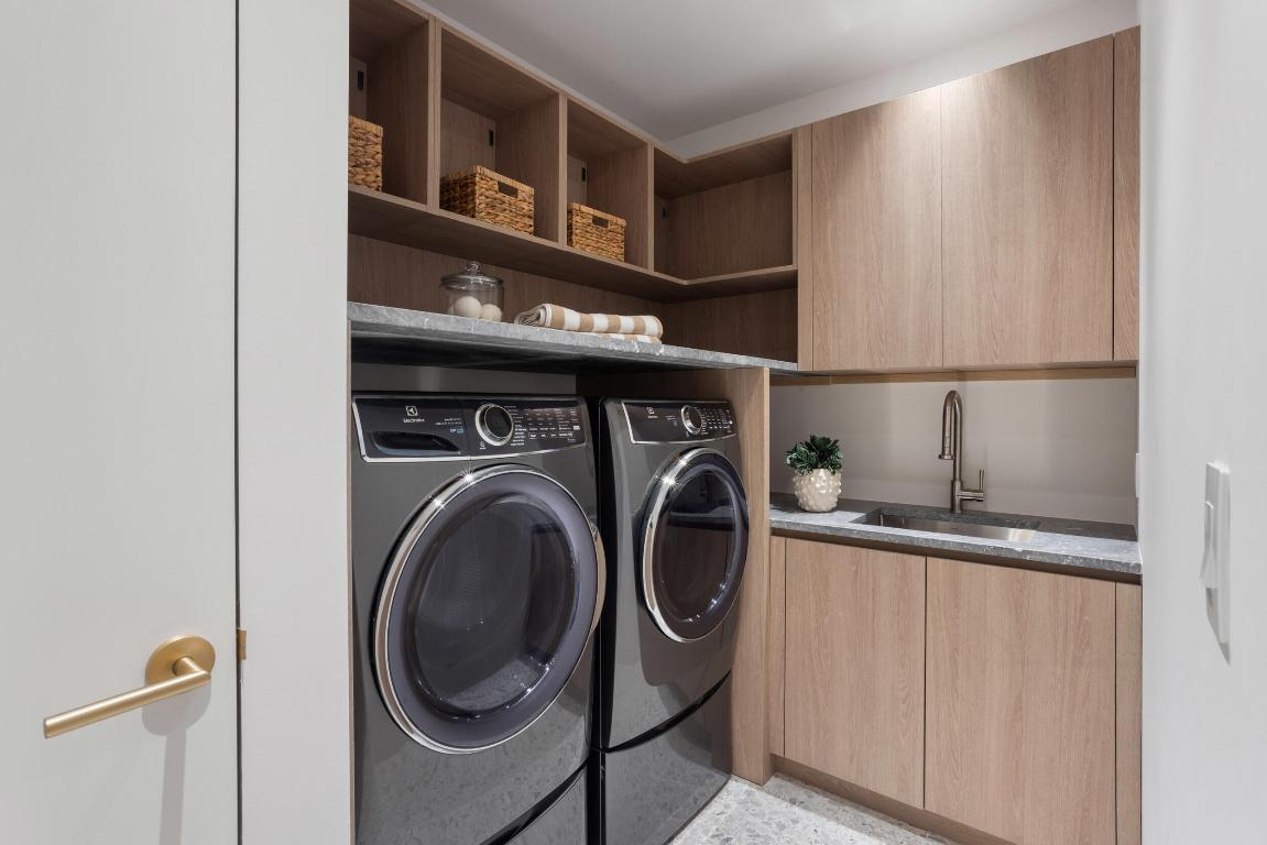 1246 George Bush Boulevard