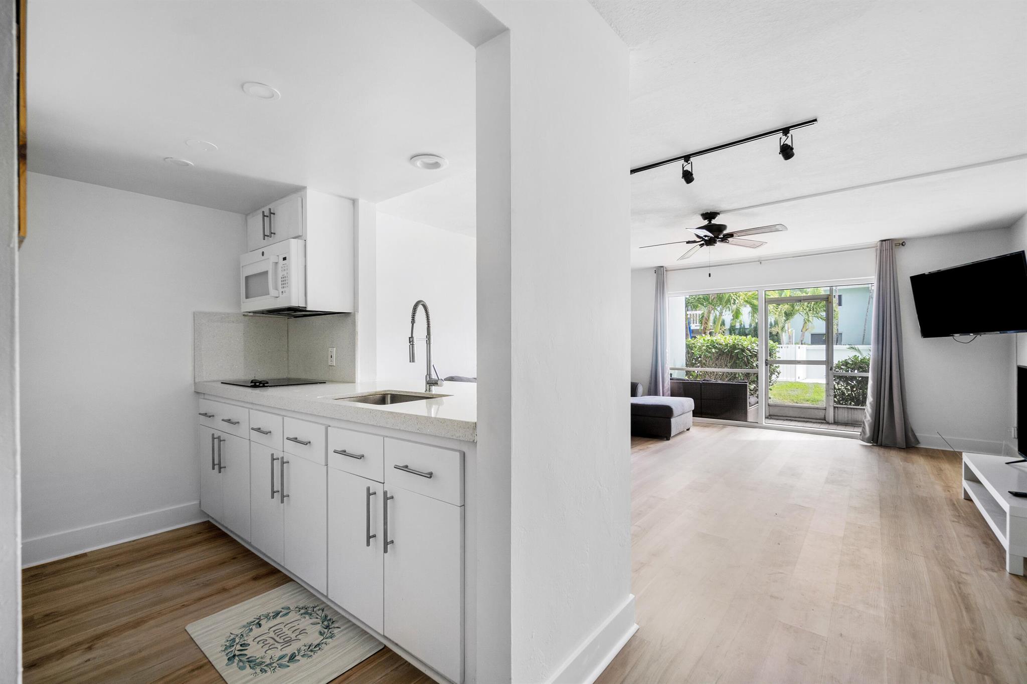 222 N Federal Highway 120